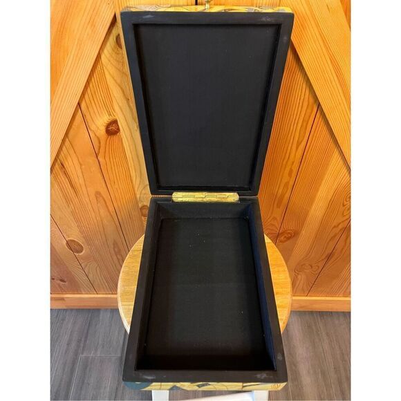 LA BELLE Hand Painted ART DECORATED LACQUER Wood BOX Egyptian Theme - Picture 2 of 8